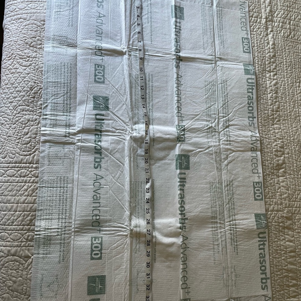 Medline Disposable Mattress Underpads - White with Mint Green Print (Pack of 10) - Picture 6 of 10